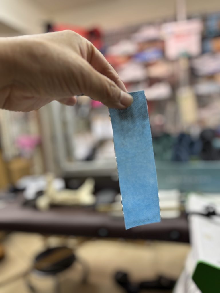 「シューズに仕込んだ“秘密兵器”がヤバい。ファイテン新技術をテストしてみた」【テニスショップ通販店長のブログ＠テニスショップLAFINO 西山克久】