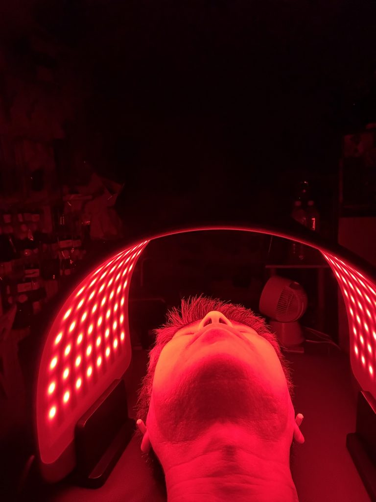 「スタッフに勧めたら、翌朝こうなったと」赤光のチカラか？【テニスショップ通販店長のブログ＠テニスショップLAFINO 西山克久】