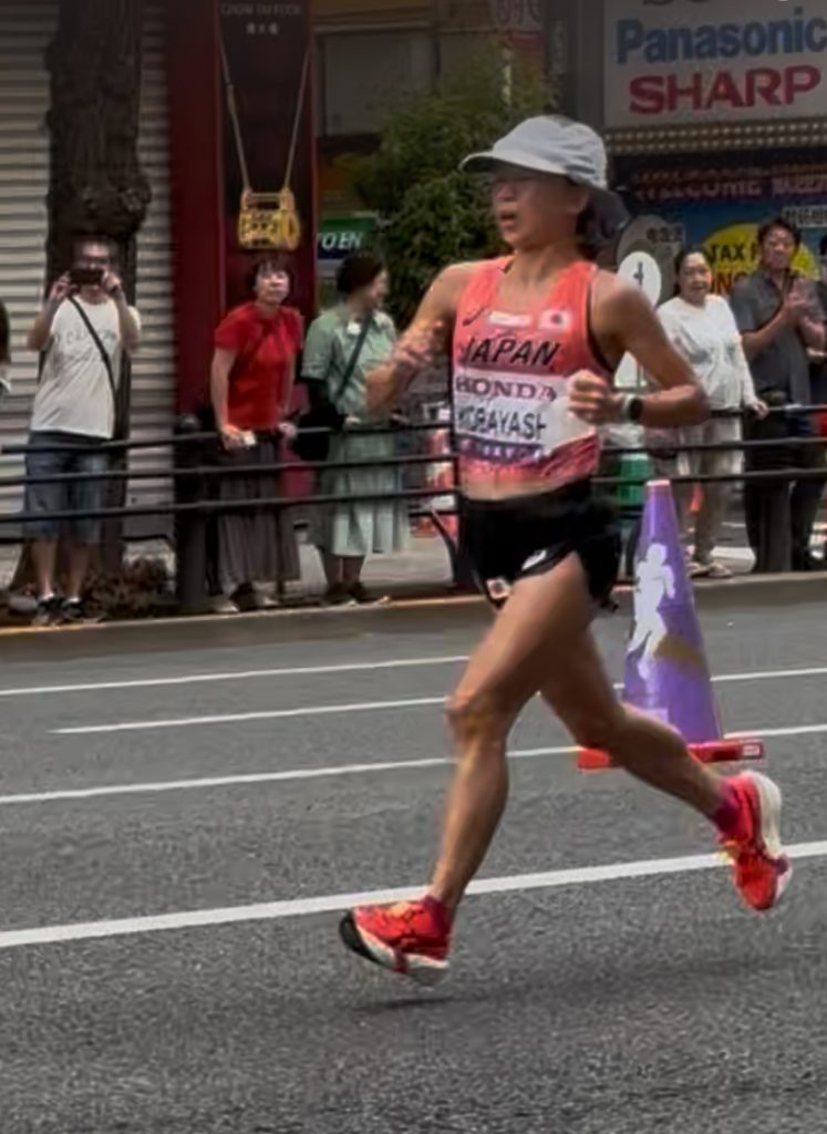 世界陸上女子マラソンを盛り上げた最後方の美しすぎるランナー【テニスショップ通販店長のブログ＠テニスショップLAFINO 西山克久】
