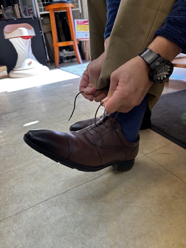 見た目も姿勢も変わる。革靴インソールという最適解【テニスショップ通販店長のブログ＠テニスショップLAFINO 西山克久】