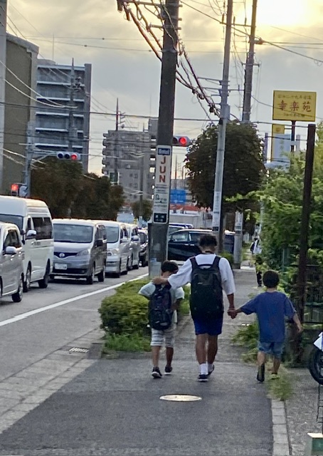 お子さんの足のことちゃんと考えていますか？【テニスショップ通販店長のブログ＠テニスショップLAFINO 西山克久】