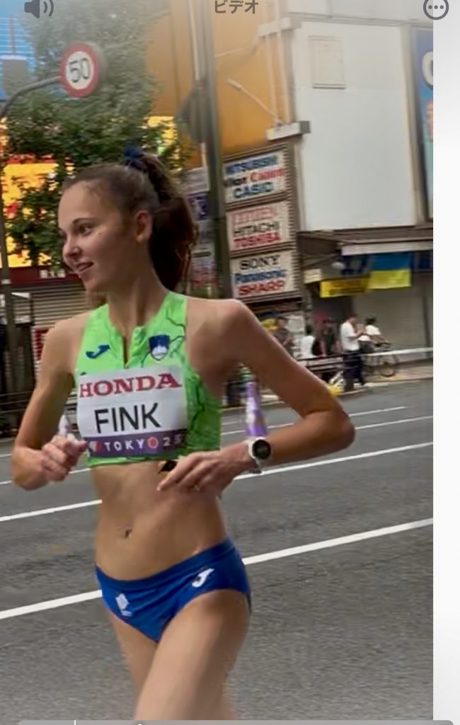 世界陸上女子マラソンを盛り上げた最後方の美しすぎるランナー【テニスショップ通販店長のブログ＠テニスショップLAFINO 西山克久】