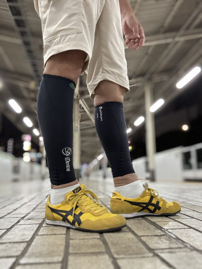 ハーフパンツのダサ見え＆夏の脚の疲れに！「Doron（ドロン）」カーフカバーが手放せない理由【テニスショップ通販店長のブログ＠テニスショップLAFINO 西山克久】